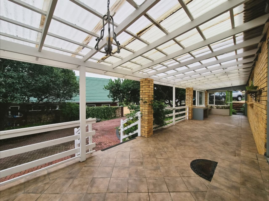 3 Bedroom Property for Sale in Stilbaai Wes Western Cape